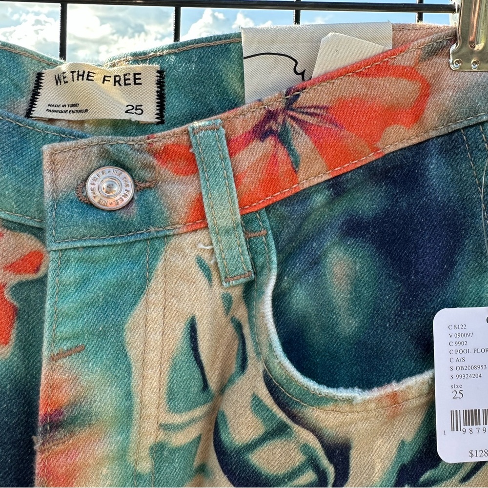 Free People We The Free Good Luck Barrel Jeans in Pool Floral 25 (fits like 24) - Picture 5 of 9